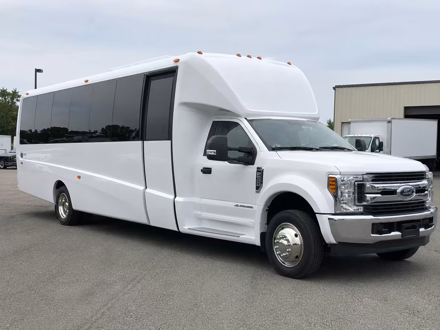 lincoln minibus rentals for the bridal party