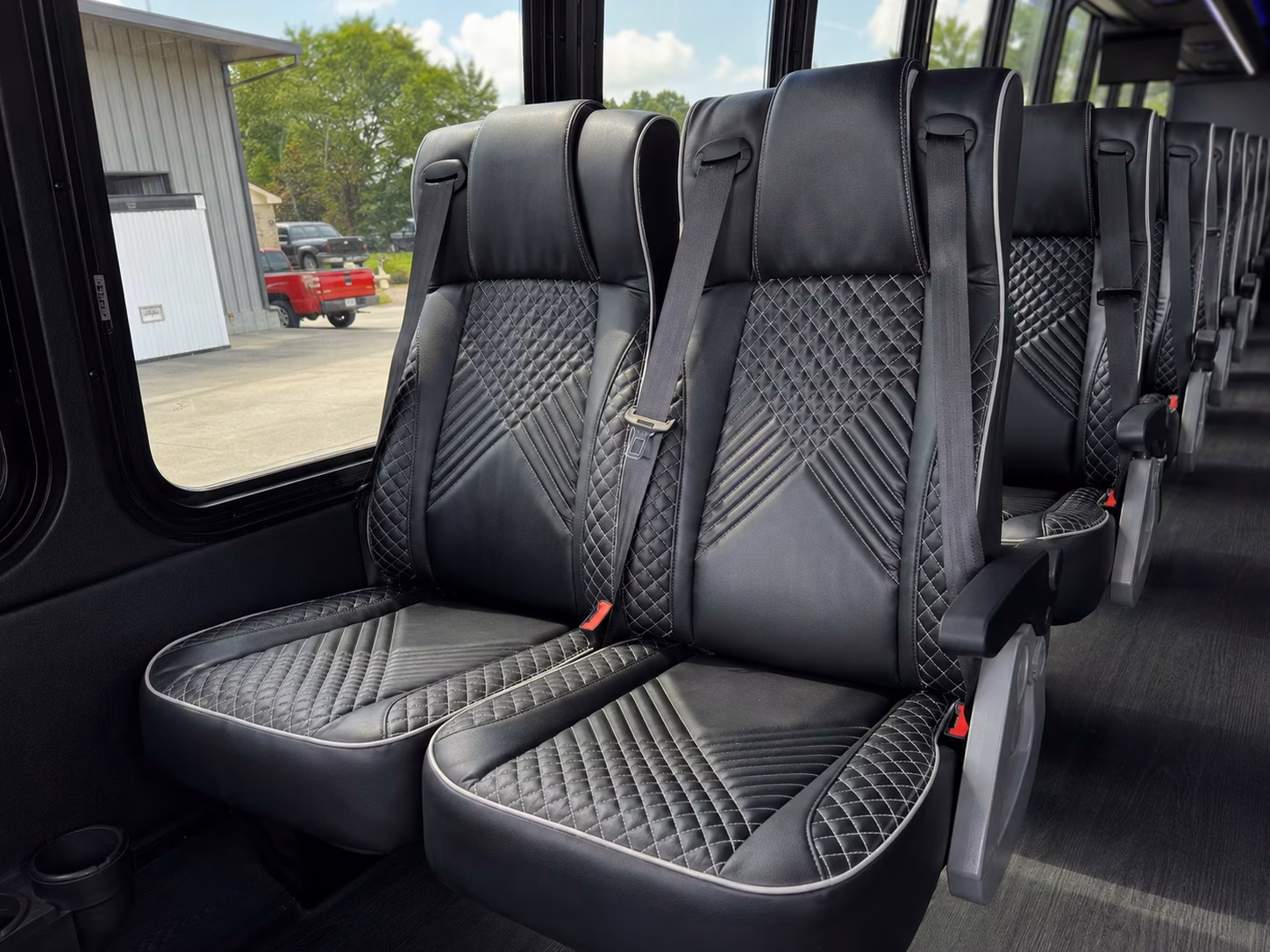 lincoln stars and pinnacle bank arena minibus transportation