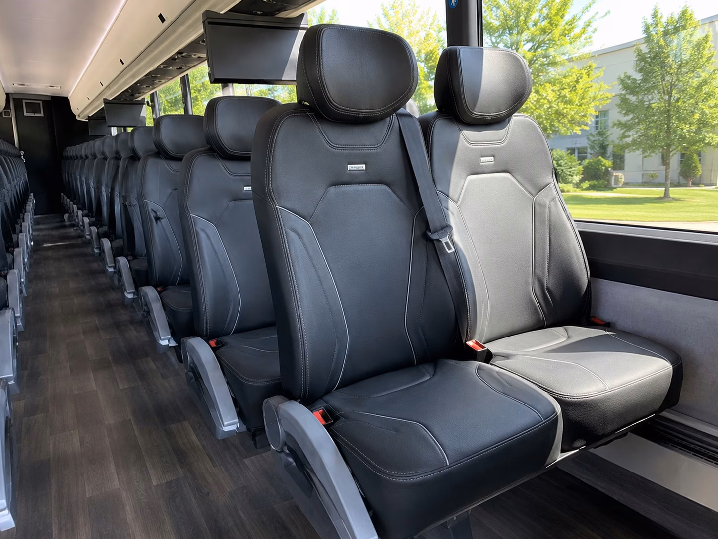 lincoln wedding shuttle buses between hotels and venues