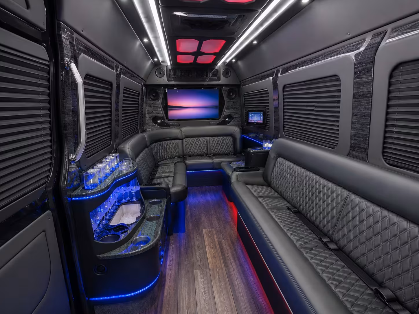 school field trip and university group bus rentals in lincoln