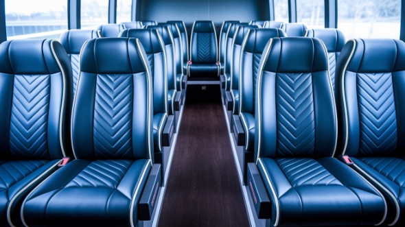 lincoln 30 passenger minibus rental