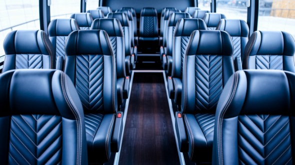 lincoln 35 passenger minibus rental